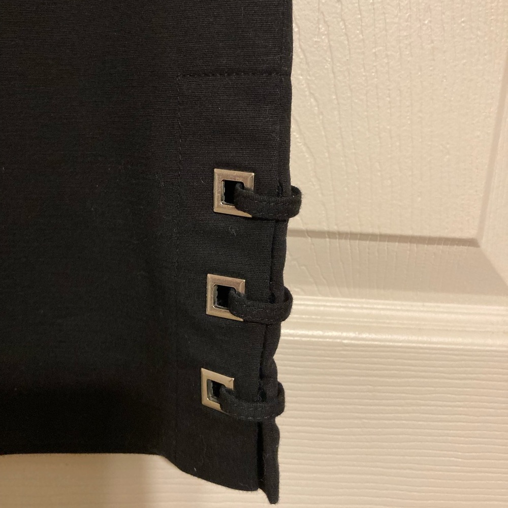 Rafaella curvy Black Capri with accents on leg size 10 - Picture 3 of 6